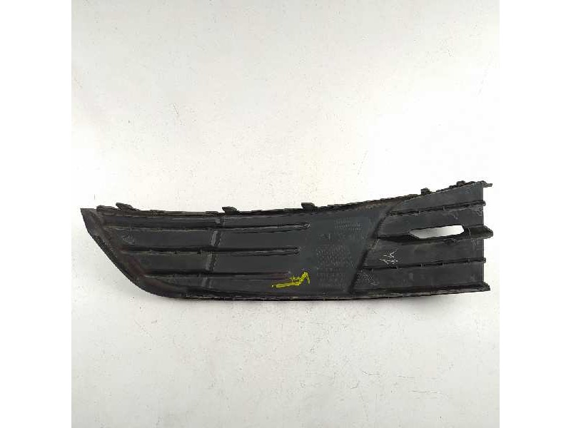 Recambio de rejilla paragolpes derecha para skoda fabia ambition referencia OEM IAM 8V0807368  
