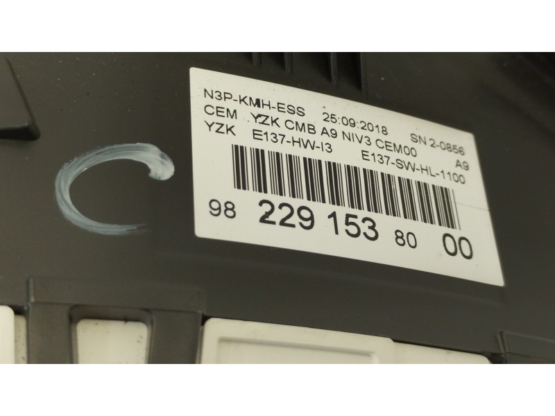 Recambio de cuadro instrumentos para peugeot 208 1.2 12v vti referencia OEM IAM 9821126480  
