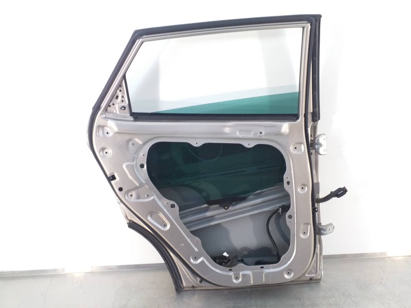 Recambio de puerta trasera izquierda para hyundai tucson kosmo 4wd referencia OEM IAM 77156D3000  