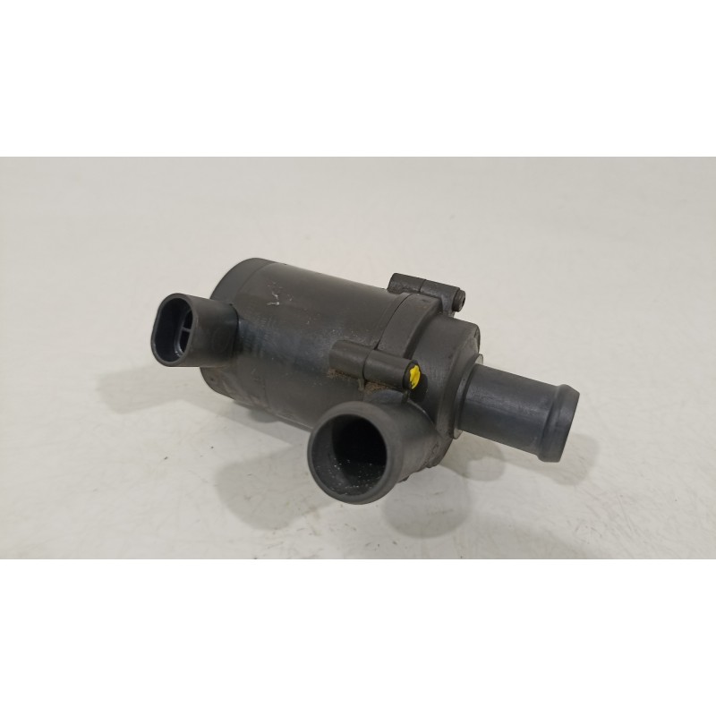 Recambio de bomba agua para volvo c30 1.6 d drive summum referencia OEM IAM 31332715  