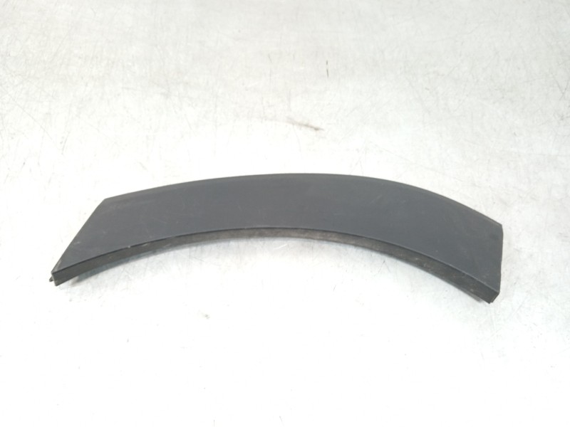 Recambio de aletin trasero izquierdo para hyundai tucson kosmo 4wd referencia OEM IAM 87741D7000  