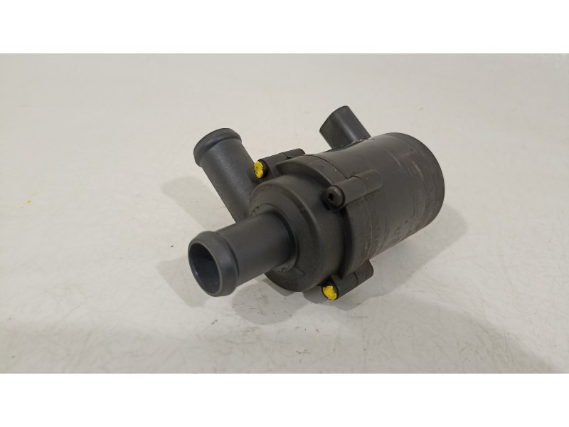 Recambio de bomba agua para volvo c30 1.6 d drive summum referencia OEM IAM 31332715  