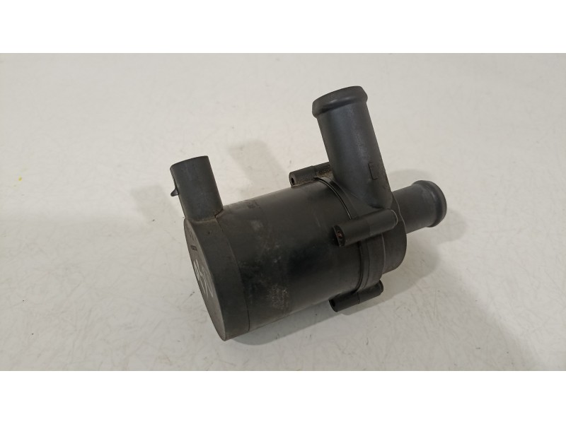 Recambio de bomba agua para volvo c30 1.6 d drive summum referencia OEM IAM 31332715  