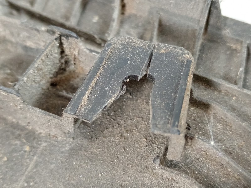 Recambio de aletin trasero izquierdo para hyundai tucson kosmo 4wd referencia OEM IAM 87741D7000  