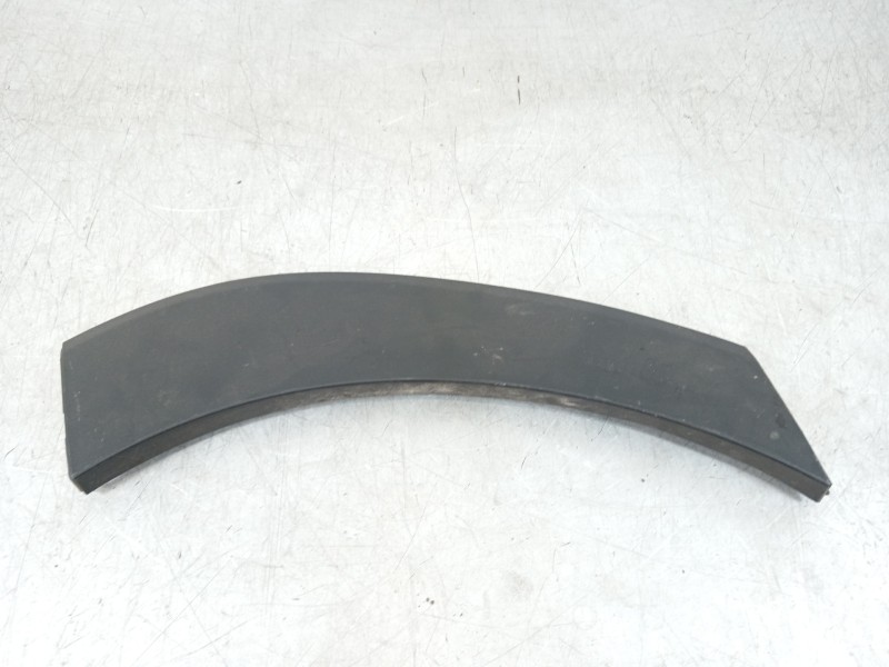 Recambio de aletin trasero derecho para hyundai tucson kosmo 4wd referencia OEM IAM 87742D7000  