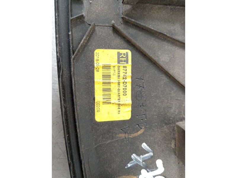 Recambio de aletin trasero derecho para hyundai tucson kosmo 4wd referencia OEM IAM 87742D7000  