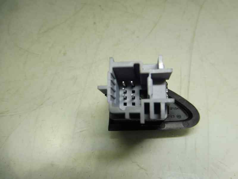 Recambio de mando multifuncion para renault captur dynamique referencia OEM IAM 252103679R  