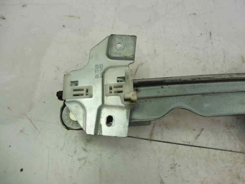 Recambio de elevalunas delantero izquierdo para dacia sandero laureate referencia OEM IAM 8200733829  