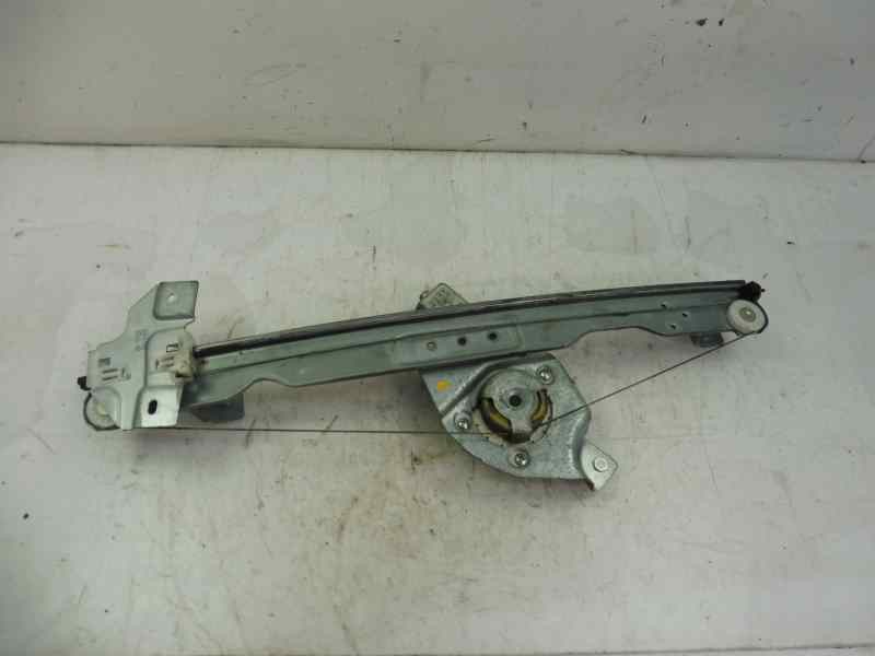 Recambio de elevalunas delantero izquierdo para dacia sandero laureate referencia OEM IAM 8200733829  