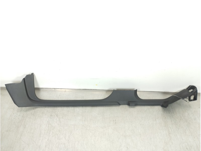 Recambio de molduras delanteras para seat arona xperience referencia OEM IAM 6F0863484  