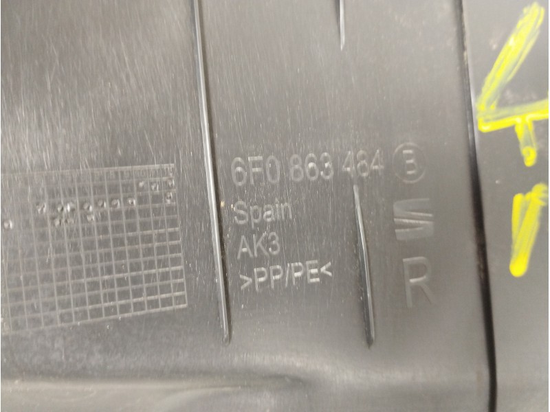 Recambio de molduras delanteras para seat arona xperience referencia OEM IAM 6F0863484  