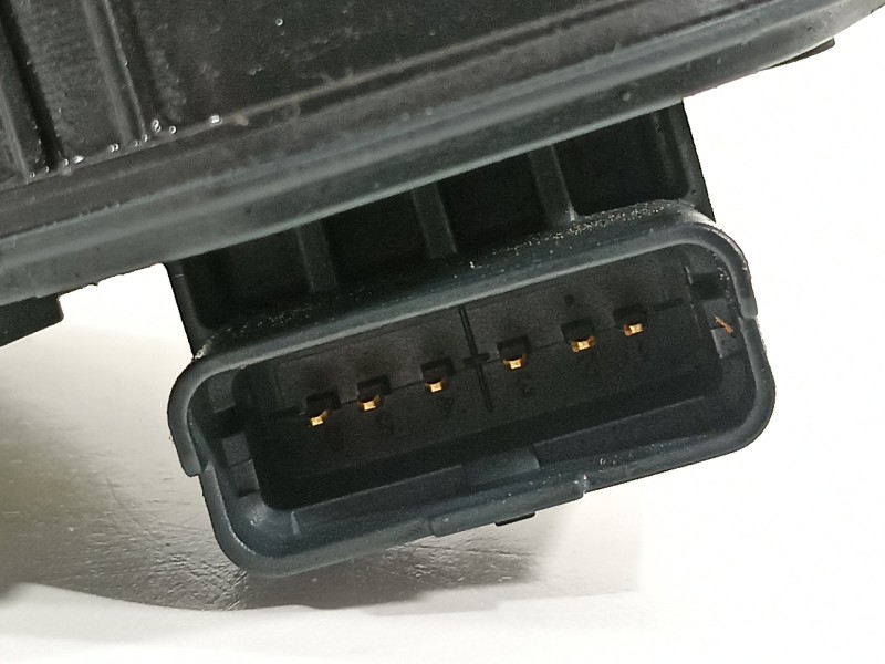 Recambio de caja mariposa para peugeot 208 1.2 12v vti referencia OEM IAM 9673622380  