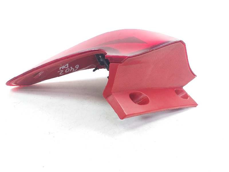 Recambio de piloto trasero derecho para toyota auris hybrid active referencia OEM IAM 8155602730  