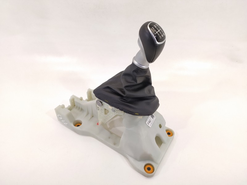 Recambio de palanca cambio para hyundai tucson kosmo 4wd referencia OEM IAM 43700D3060  