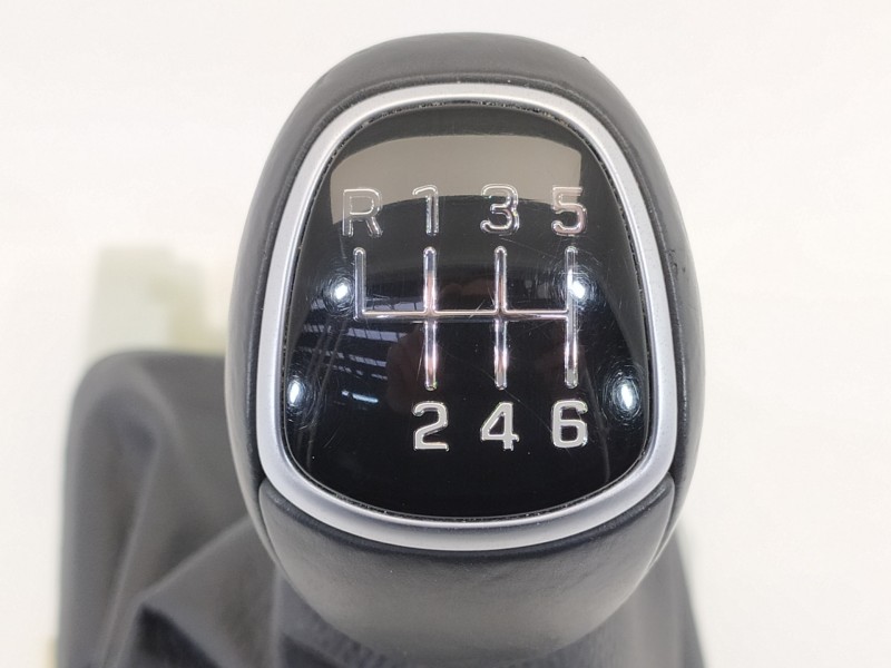 Recambio de palanca cambio para hyundai tucson kosmo 4wd referencia OEM IAM 43700D3060  