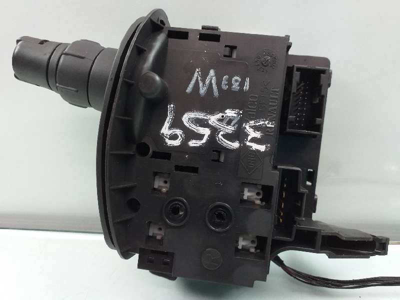Recambio de mando limpia para renault scenic ii grand confort dynamique referencia OEM IAM 8200127728  