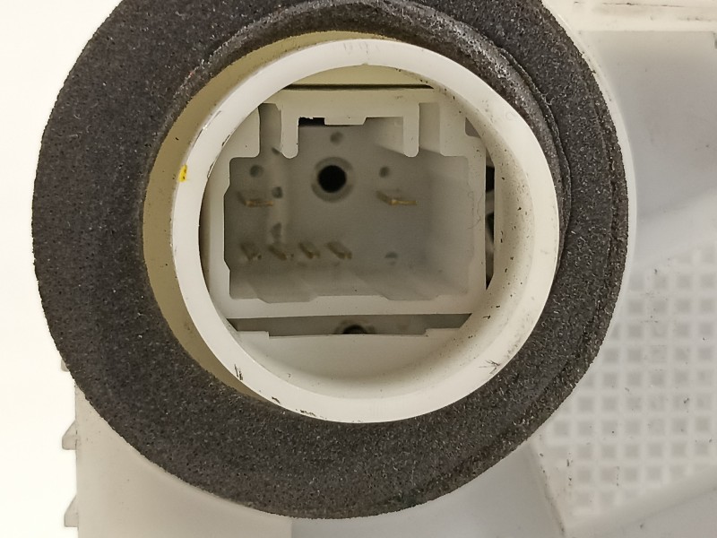 Recambio de cerradura puerta delantera izquierda para toyota yaris city referencia OEM IAM 690400D520  