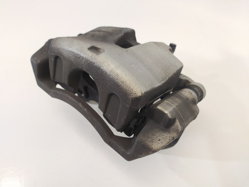 Recambio de pinza freno delantera izquierda para hyundai tucson kosmo 4wd referencia OEM IAM 58110D7000 15051518169T 