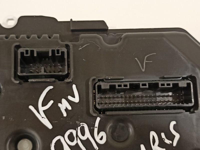 Recambio de cuadro instrumentos para toyota yaris city referencia OEM IAM 838000DQ20  