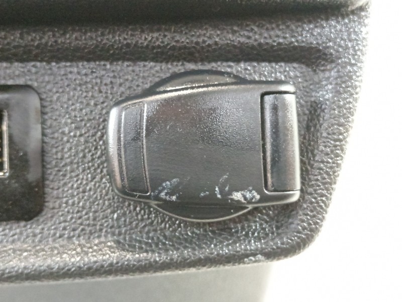 Recambio de apoyabrazos central para renault talisman business referencia OEM IAM 969107105R  
