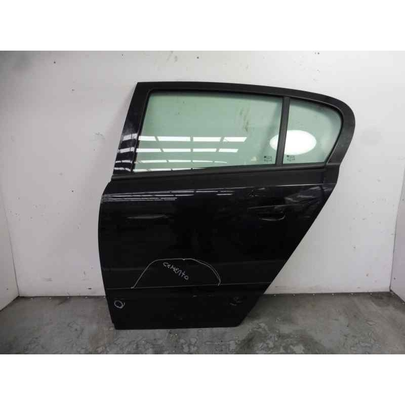 Recambio de puerta trasera izquierda para opel astra h berlina sport referencia OEM IAM 94710105  