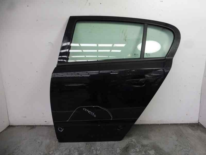 Recambio de puerta trasera izquierda para opel astra h berlina sport referencia OEM IAM 94710105  
