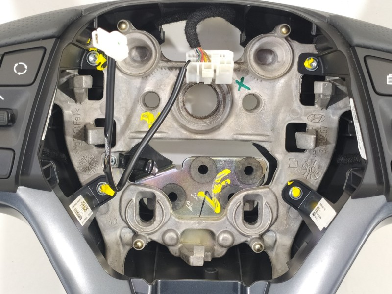 Recambio de volante para hyundai tucson kosmo 4wd referencia OEM IAM 56100D7380 96710D7510 96720D7220