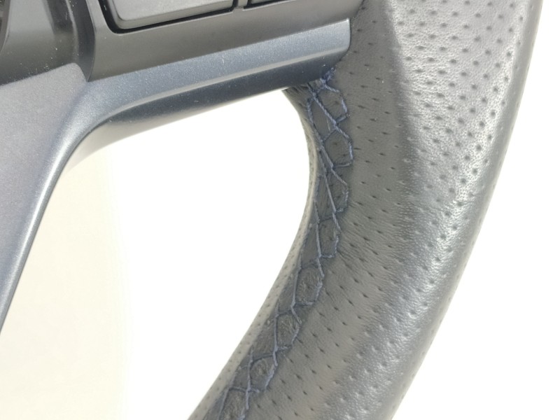 Recambio de volante para hyundai tucson kosmo 4wd referencia OEM IAM 56100D7380 96710D7510 96720D7220