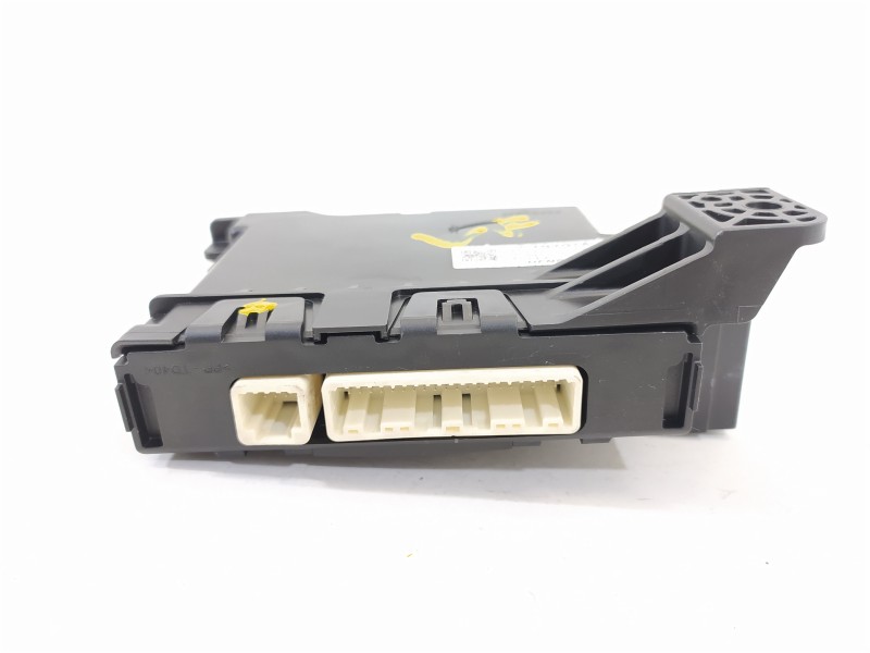 Recambio de centralita aire acondicionado para toyota auris hybrid active referencia OEM IAM 8865002E10 MB1778004490 