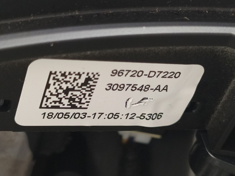 Recambio de volante para hyundai tucson kosmo 4wd referencia OEM IAM 56100D7380 96710D7510 96720D7220