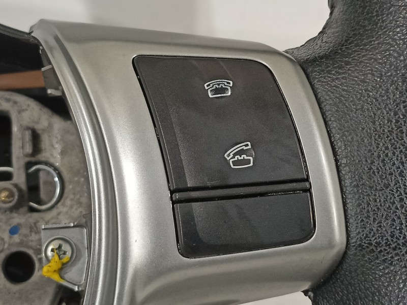 Recambio de volante para toyota yaris city referencia OEM IAM 6744181483AC 45100OD 