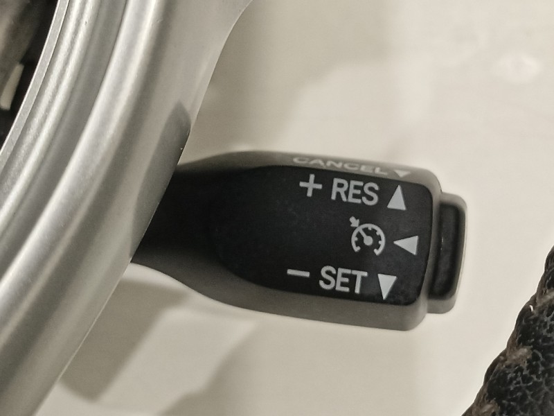 Recambio de volante para toyota yaris city referencia OEM IAM 6744181483AC 45100OD 