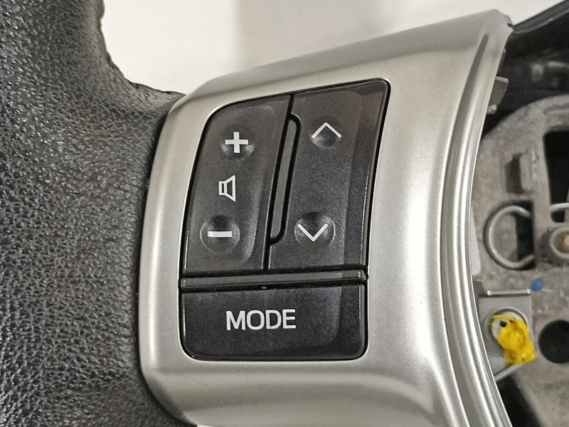 Recambio de volante para toyota yaris city referencia OEM IAM 6744181483AC 45100OD 