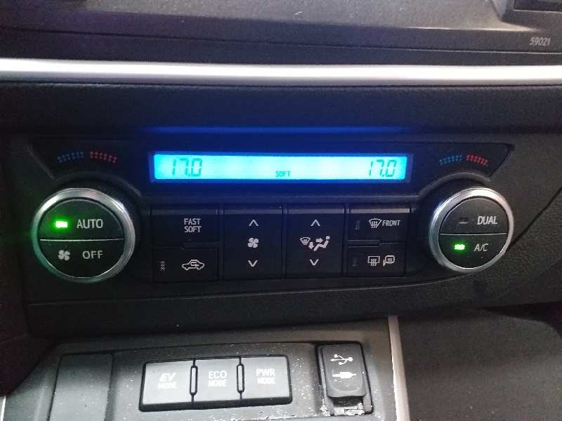 Recambio de mando climatizador para toyota auris hybrid active referencia OEM IAM 5424A31A 5590002360 75F542