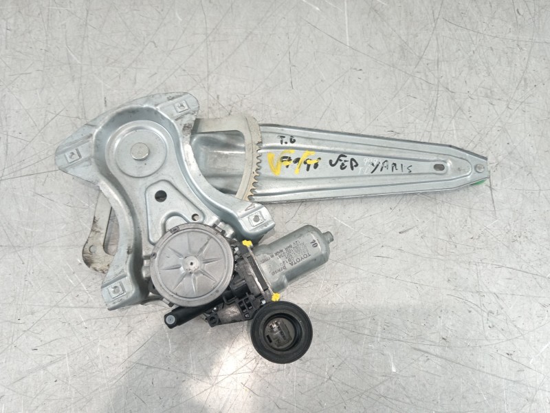 Recambio de elevalunas trasero derecho para toyota yaris city referencia OEM IAM 857200D120  