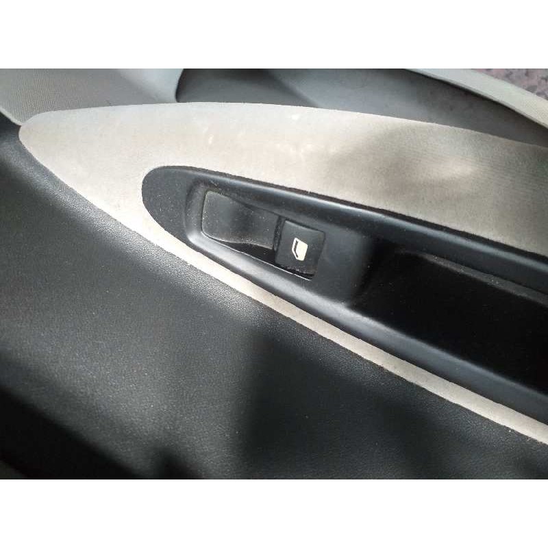 Recambio de mando elevalunas trasero izquierdo para citroën c4 berlina premier referencia OEM IAM 9649636777  