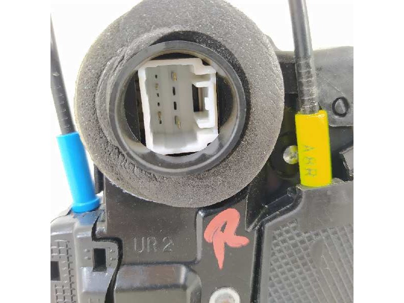 Recambio de cerradura puerta trasera derecha para toyota auris hybrid active referencia OEM IAM   