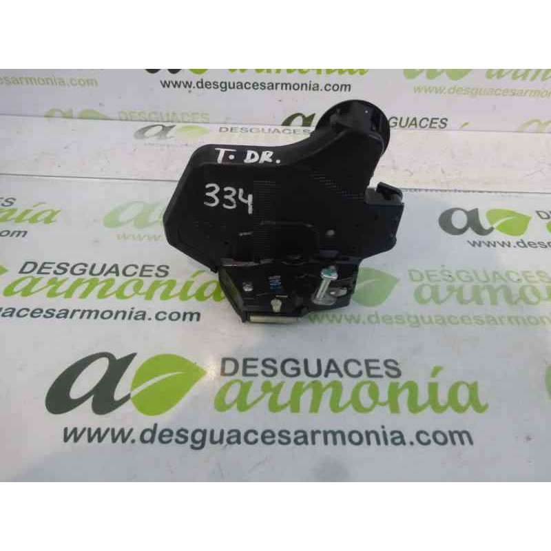 Recambio de cerradura puerta trasera derecha para toyota avensis berlina (t25) 1.8 16v cat referencia OEM IAM   