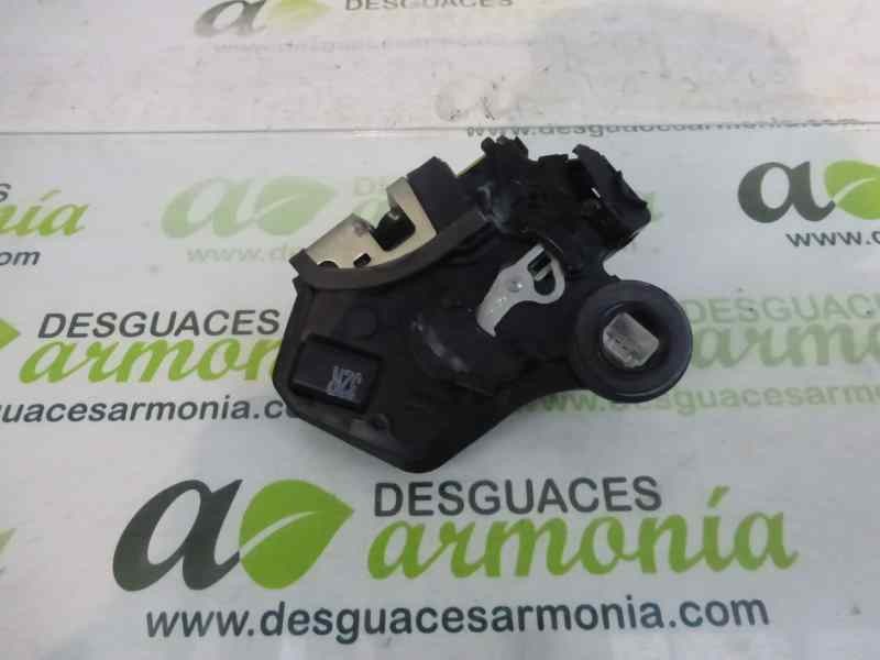 Recambio de cerradura puerta trasera derecha para toyota avensis berlina (t25) 1.8 16v cat referencia OEM IAM   