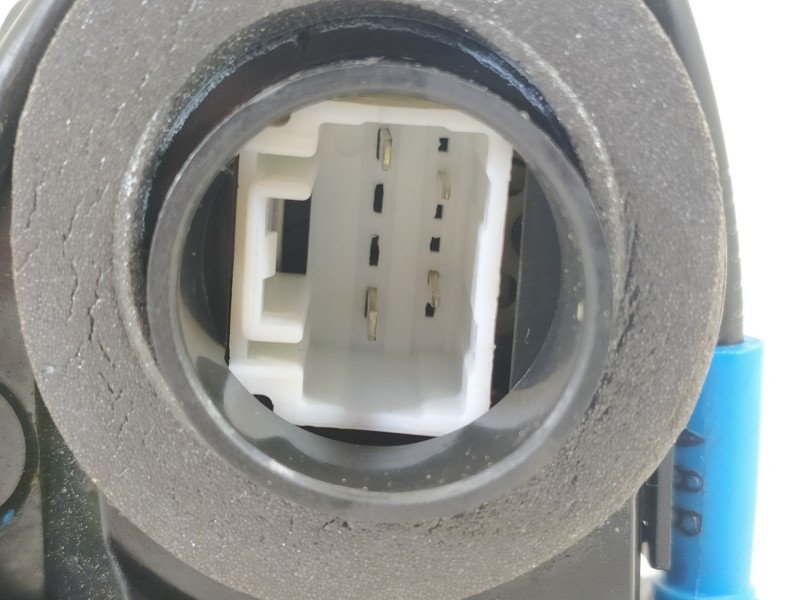 Recambio de cerradura puerta trasera izquierda para toyota auris hybrid active referencia OEM IAM   