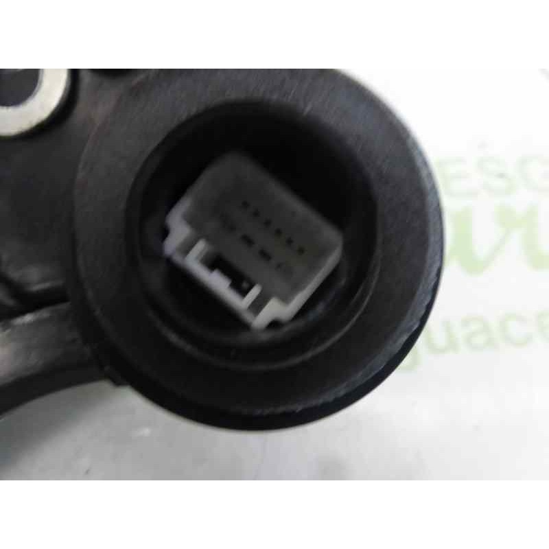 Recambio de cerradura puerta trasera derecha para toyota avensis berlina (t25) 1.8 16v cat referencia OEM IAM   