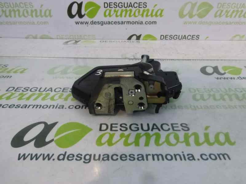 Recambio de cerradura puerta trasera derecha para toyota avensis berlina (t25) 1.8 16v cat referencia OEM IAM   