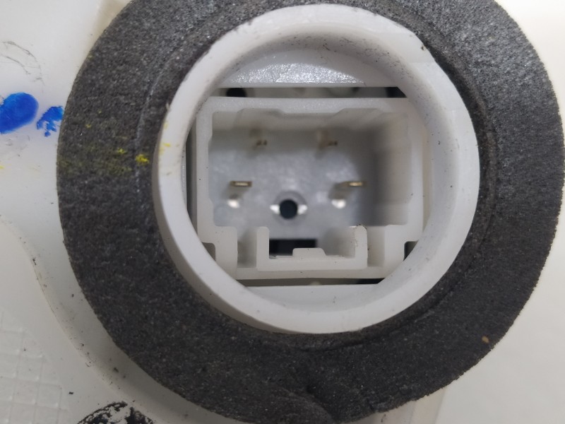 Recambio de cerradura puerta trasera derecha para toyota yaris city referencia OEM IAM 690500D110  