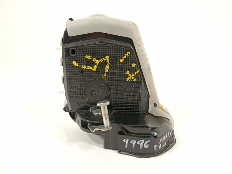 Recambio de cerradura puerta trasera izquierda para toyota yaris city referencia OEM IAM 690600D110  