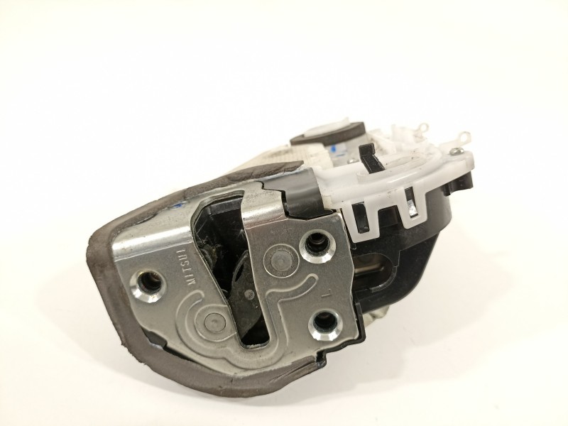 Recambio de cerradura puerta trasera izquierda para toyota yaris city referencia OEM IAM 690600D110  