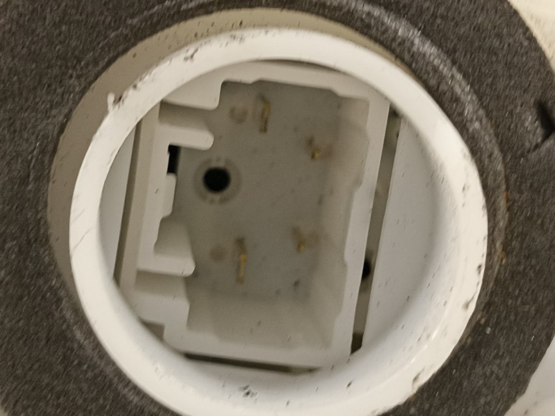 Recambio de cerradura puerta trasera izquierda para toyota yaris city referencia OEM IAM 690600D110  