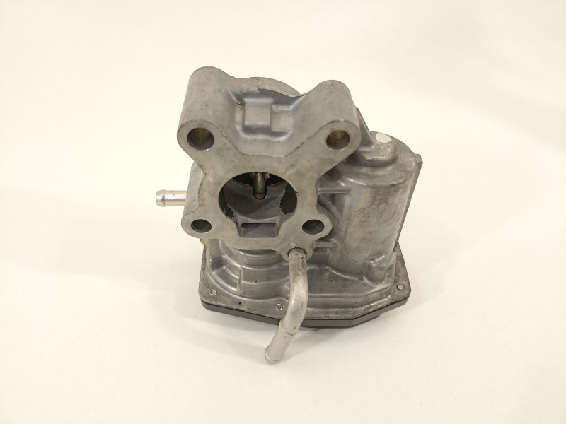 Recambio de valvula egr para toyota yaris city referencia OEM IAM 2580033011  