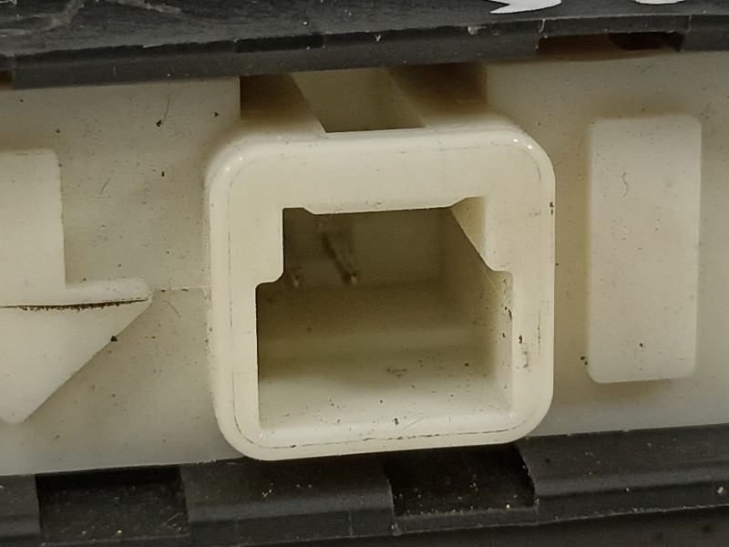 Recambio de maneta exterior porton para toyota yaris city referencia OEM IAM 8484028030  