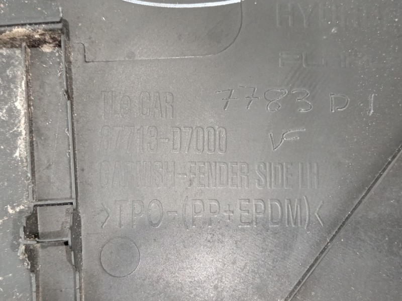 Recambio de aletin delantero izquierdo para hyundai tucson kosmo 4wd referencia OEM IAM 87713D7000  