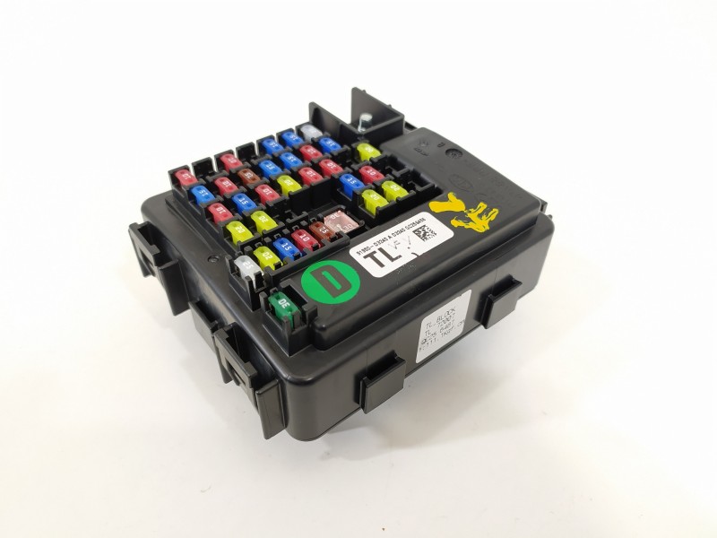 Recambio de caja reles / fusibles para hyundai tucson kosmo 4wd referencia OEM IAM 91950D3240  